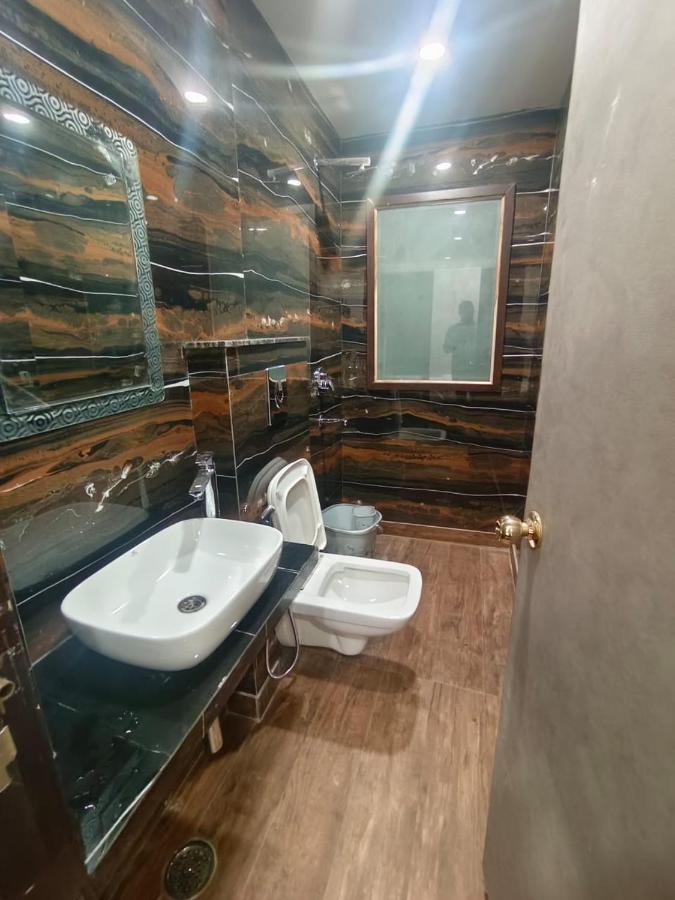 Hotel Red Stone Inn - Near New Delhi Railway Station - Paharganj Экстерьер фото
