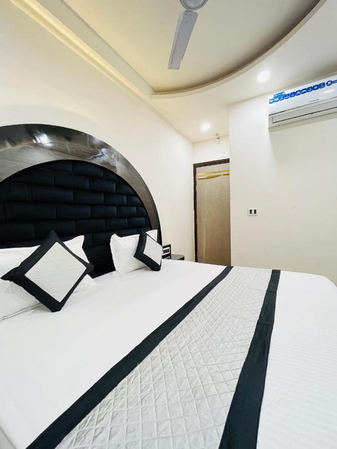 Hotel Red Stone Inn - Near New Delhi Railway Station - Paharganj Экстерьер фото