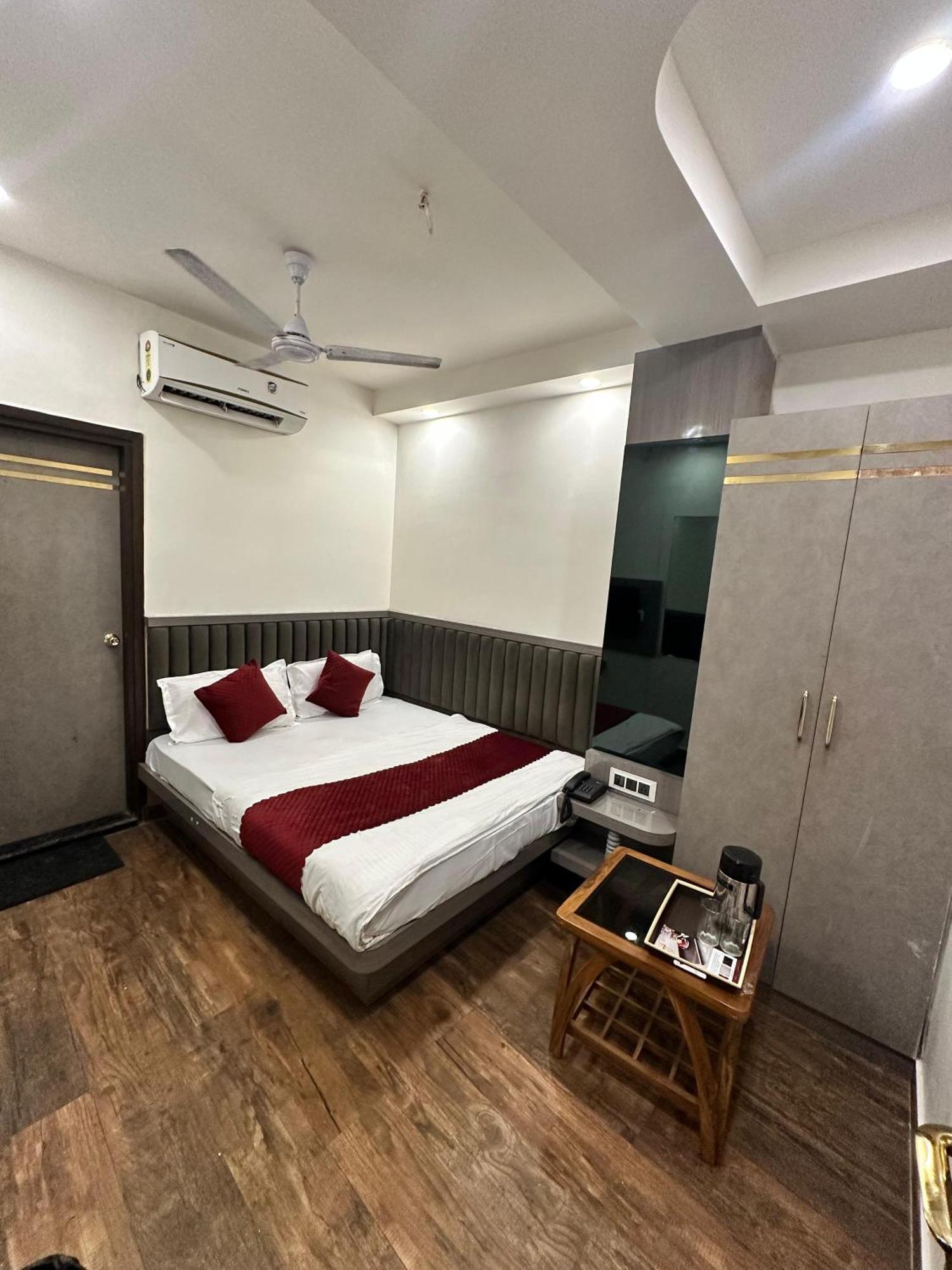 Hotel Red Stone Inn - Near New Delhi Railway Station - Paharganj Экстерьер фото