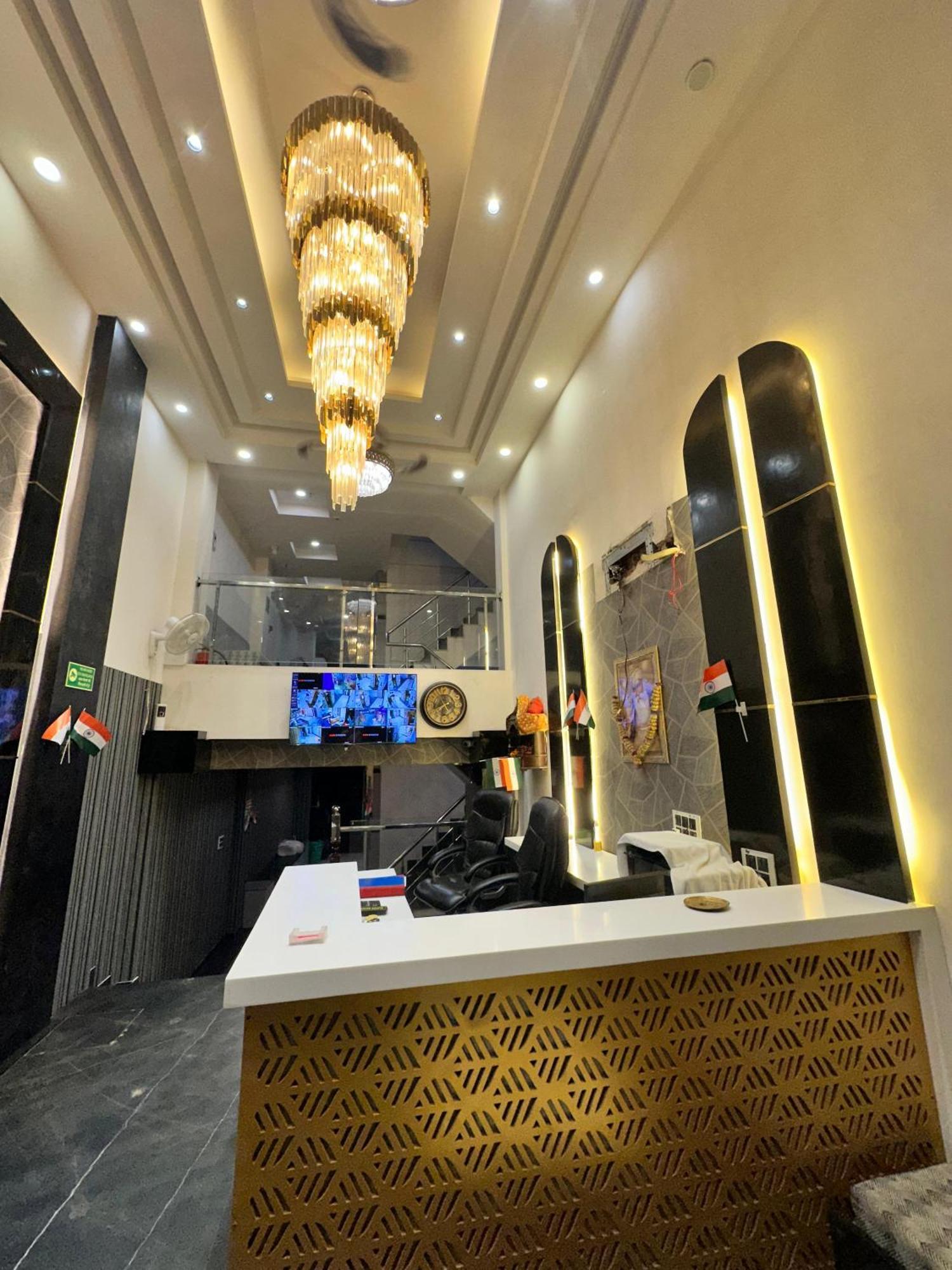 Hotel Red Stone Inn - Near New Delhi Railway Station - Paharganj Экстерьер фото